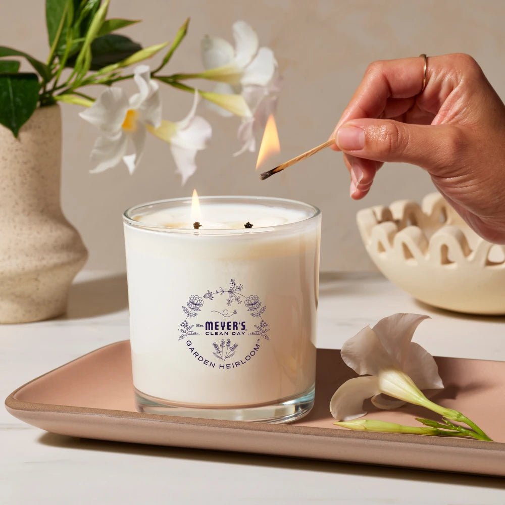 Moonflower Garden Heirloom Candle - Image 6